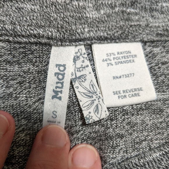 Mudd Women's Short Sleeve Heather Gray Knit Top w/Slit Size Small - Picture 4 of 5